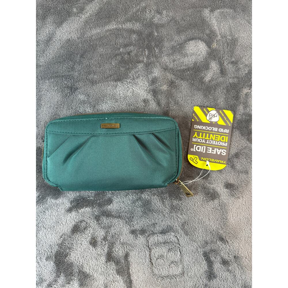 Travel on safety wallet with RFID blocking emerald green zippered new with tags